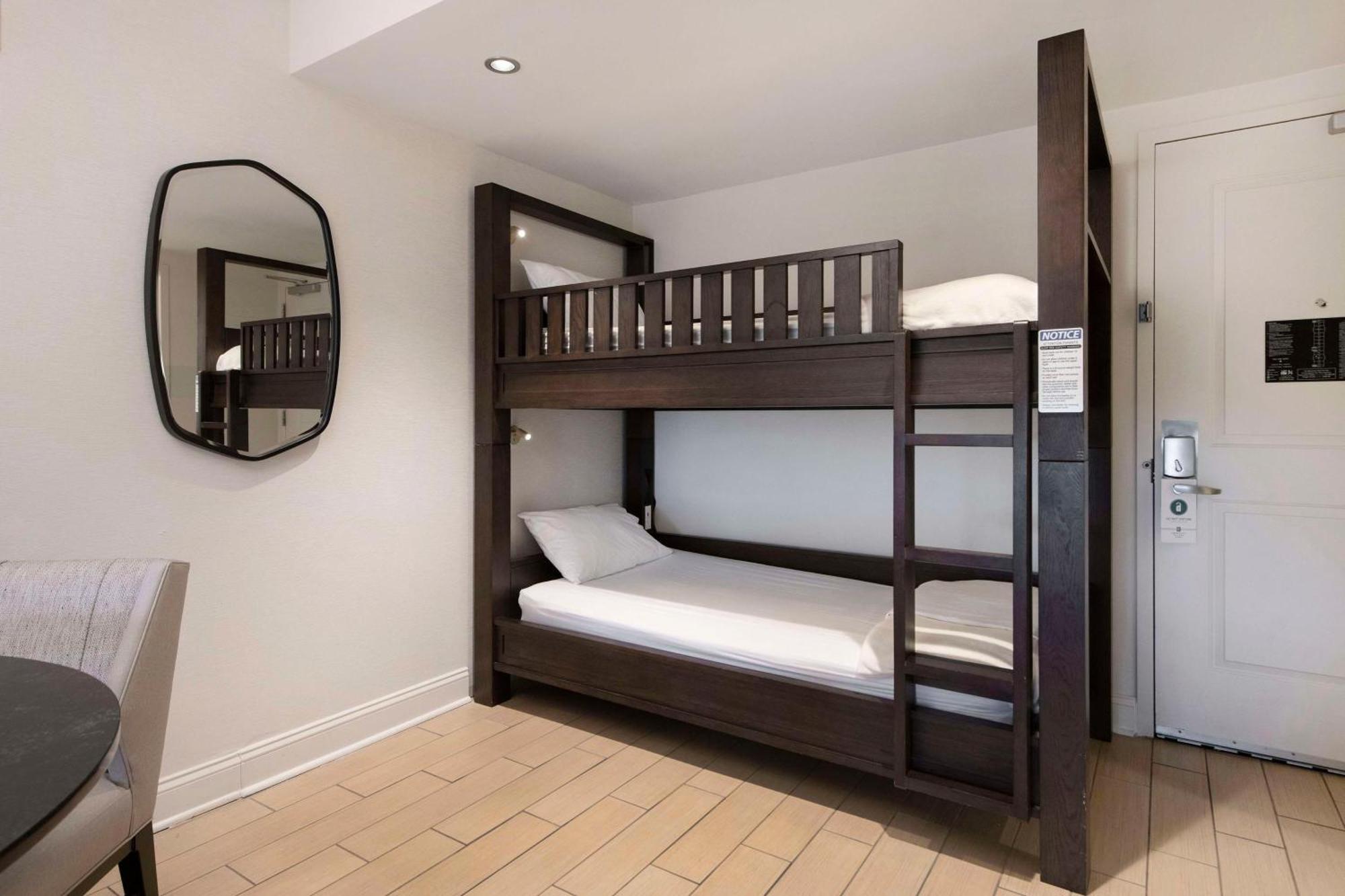 Embassy Suites By Hilton Raleigh Durham Airport Brier Creek Eksteriør billede